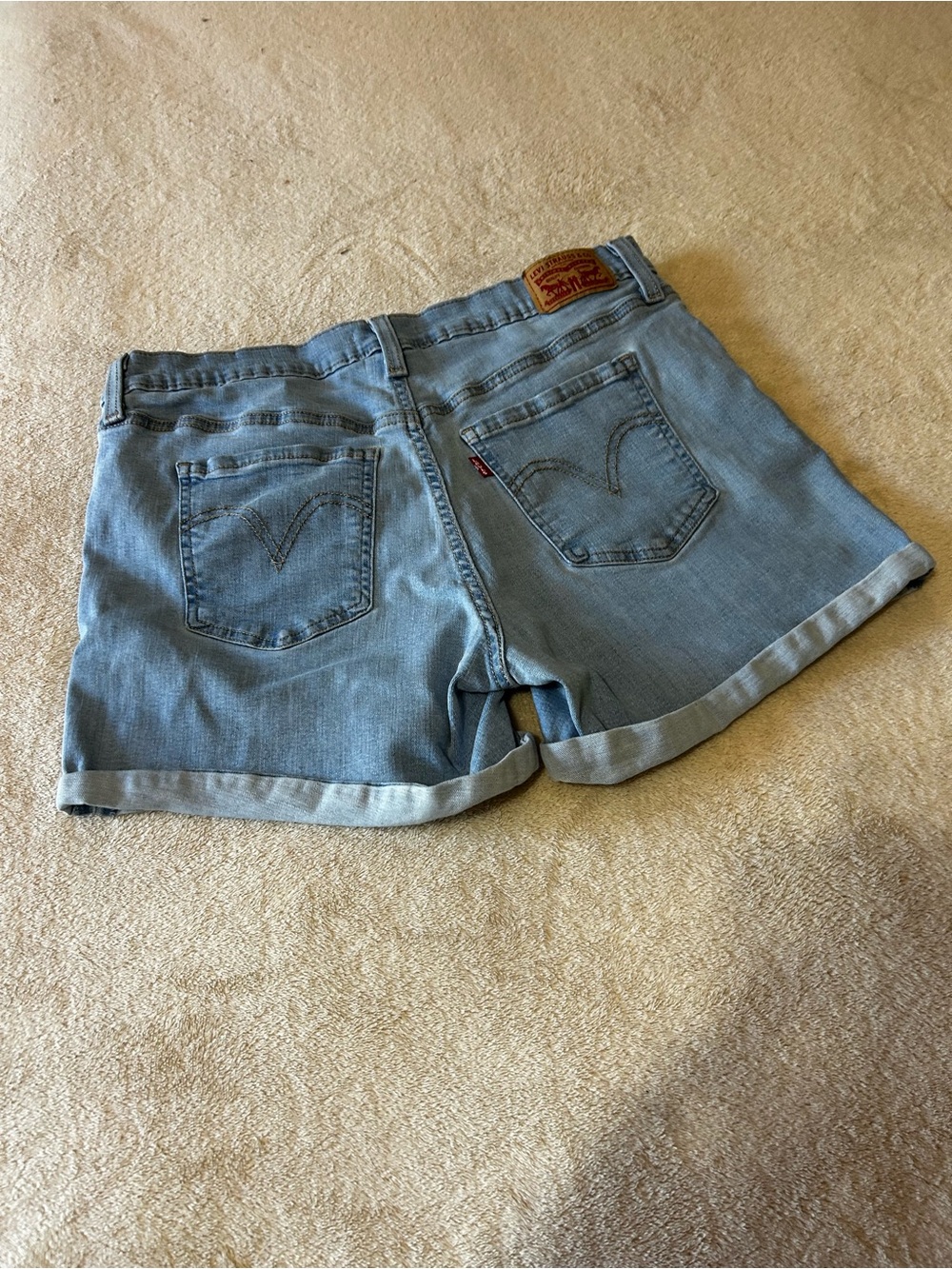 Levis Womens 14/32 Mid Length Shorts Stretch Rolled Cuffed Hem Light Wash Denim